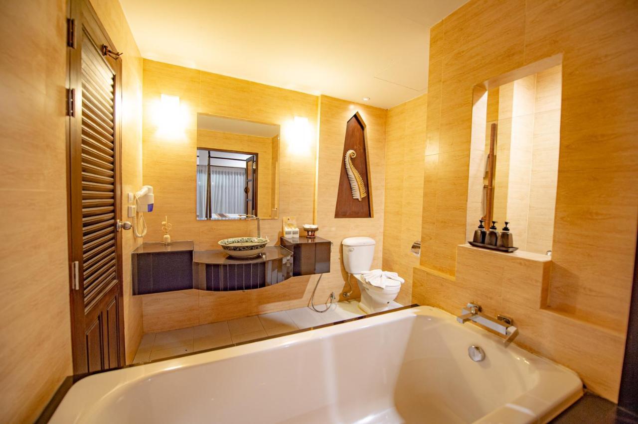 Grand Deluxe Double Room Pool Access,78273315:JPEG